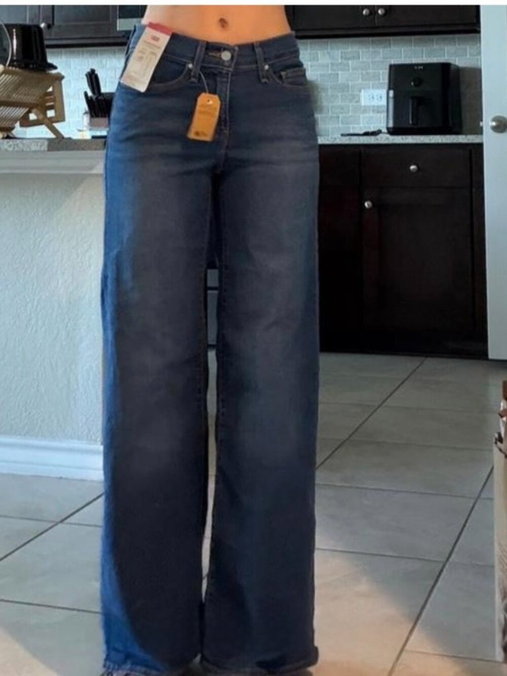 LEVI'S 318 SHAPING MID RISE WIDE LEG SZ 28 NWT